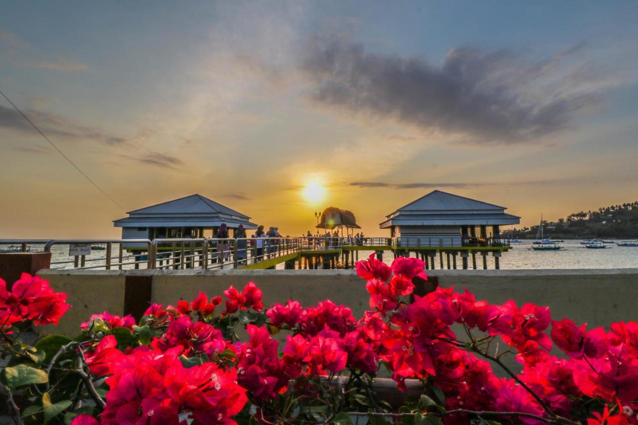 Grand Senggigi Hotel Экстерьер фото